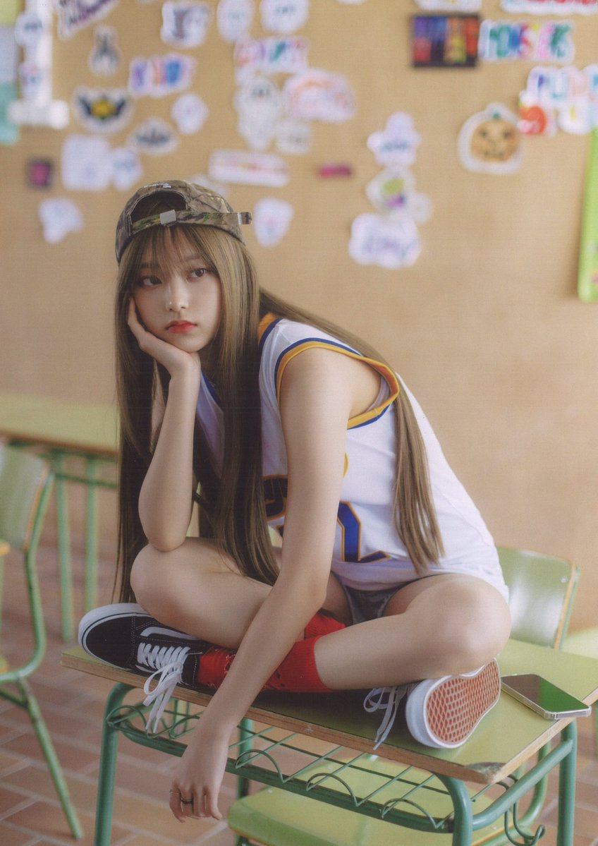greynkhr's tweet photo. 농구복이라 종목은 완전히 다르지만 왜 생각나는지 https://t.co/DiKcJBHDsK