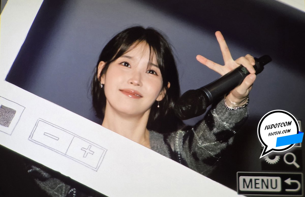 IUdotcom's tweet photo. 260920 아이유 더위닝 콘서트 무대인사 직찍 3 #iu #아이유 https://t.co/CVLryBfzub