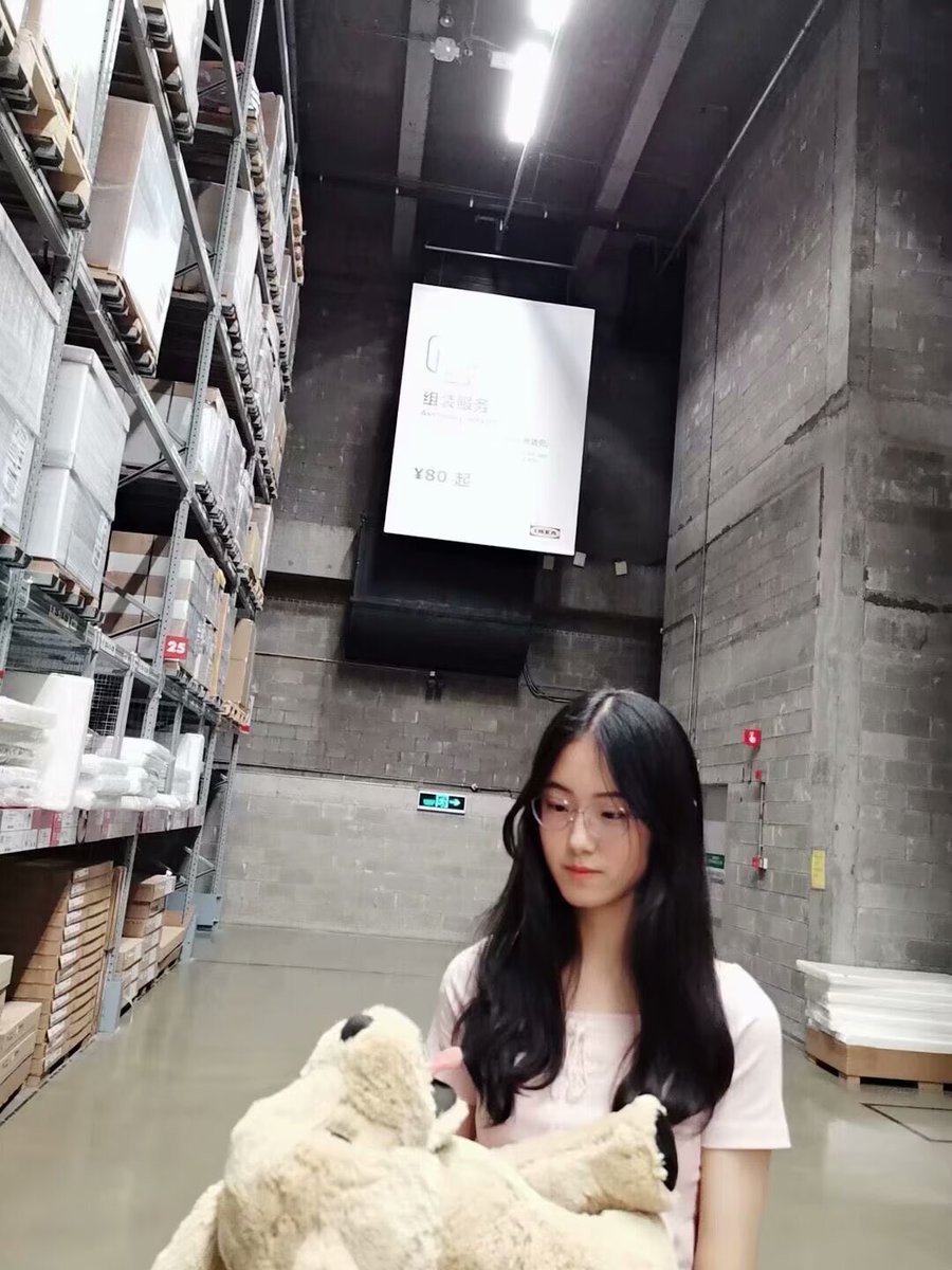 ZephyrTong's tweet photo. @btc_jx 刘雪妍的照片和信息不用盗 直接给你 https://t.co/l7DSst9xaw