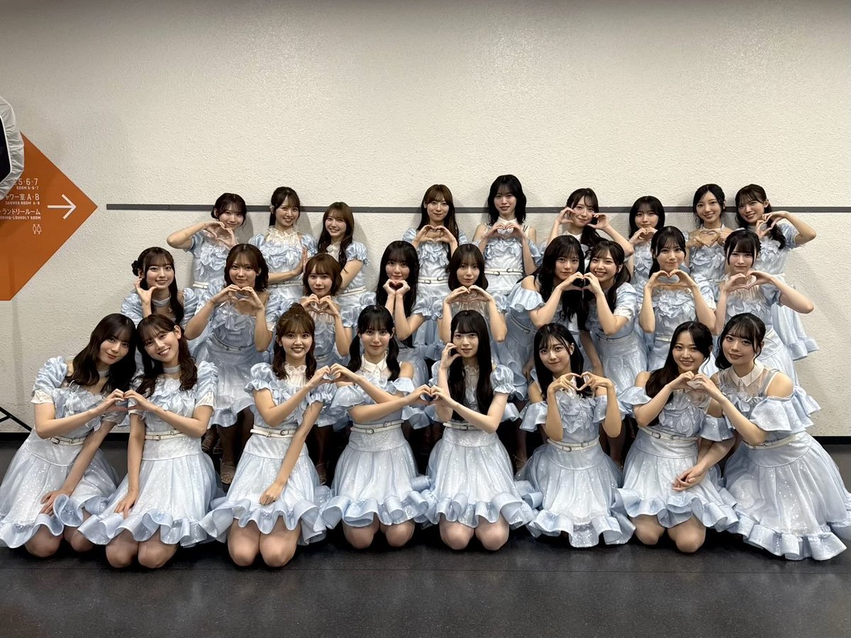 KpiSusie's tweet photo. ライブよかったな…日向坂生歌上手い！
Kind of loveみくにんの声めちゃくちゃ聴こえるし安定感エグかった！
小西とみくにんは本当にモデルになってくれ！

ぱるが卒業したから Kind of loveりなしのソロパートになってた…！嬉しいけど寂しさも🫠
#髙橋未来虹
#IRC_TGC https://t.co/yxLJNweiFc