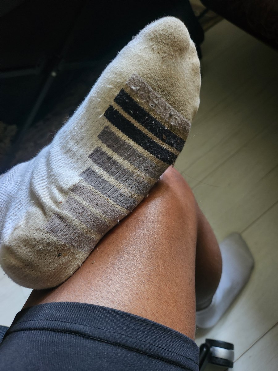 Commanderivory's tweet photo. Good morning my admirers!
#bnwo #findom #keyholder #feet #blacked #feetworship #feetpics #dirtysocks #stinkysocks #chastity #forcedpussyfree #finsub #fincuck https://t.co/3eVe2ceTja