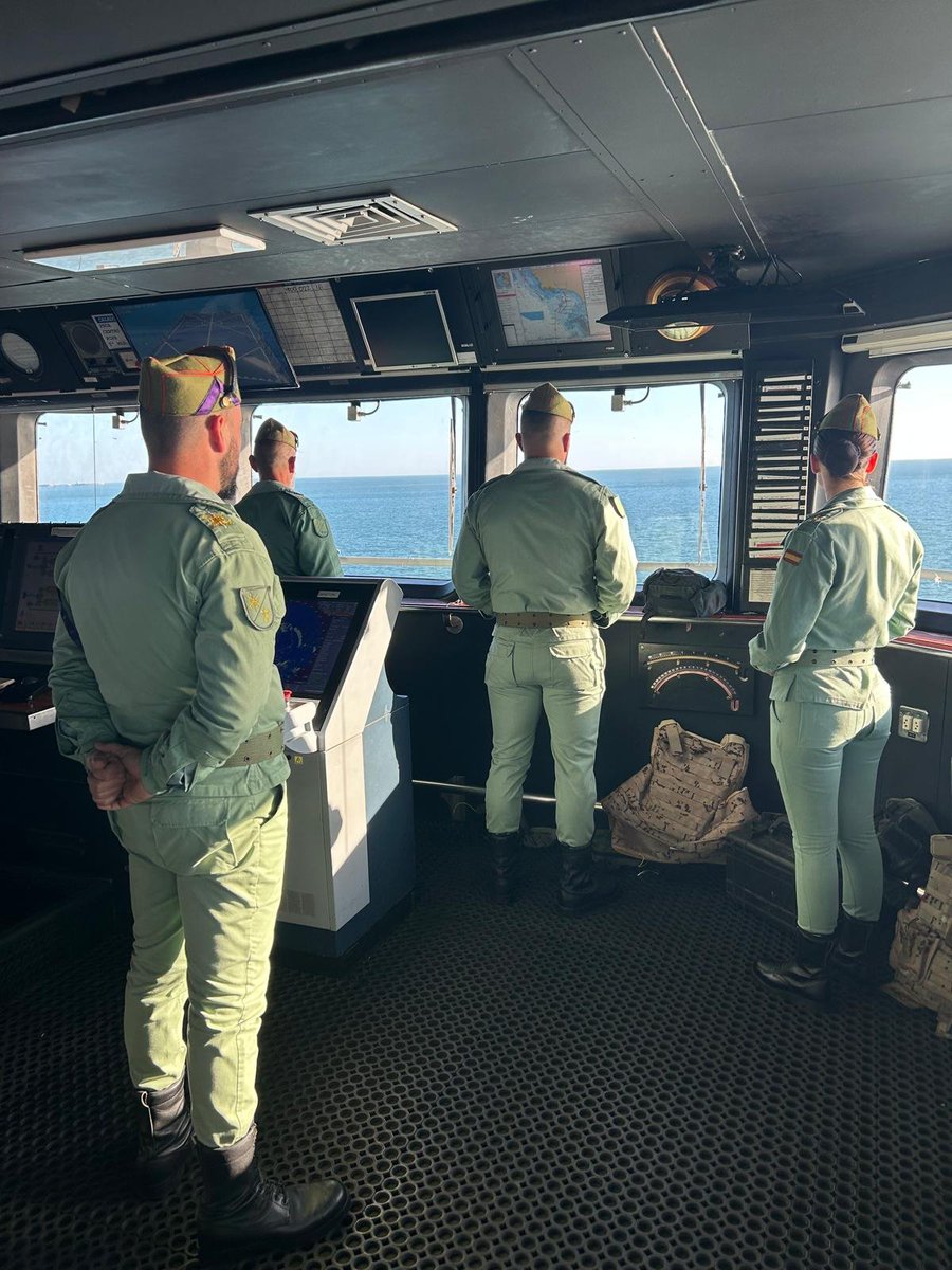 Armada_esp's tweet photo. ⚔️🇪🇸 106 años de servicio y espíritu legionario.

⚓️La Armada felicita a #LaLegión en su aniversario y reconoce la trayectoria de quienes, han hecho del valor, el compañerismo y el espíritu de servicio sus señas de identidad.

¡Felicidades!

#SomosLaArmada @EjercitoTierra https://t.co/LM3bR15ump