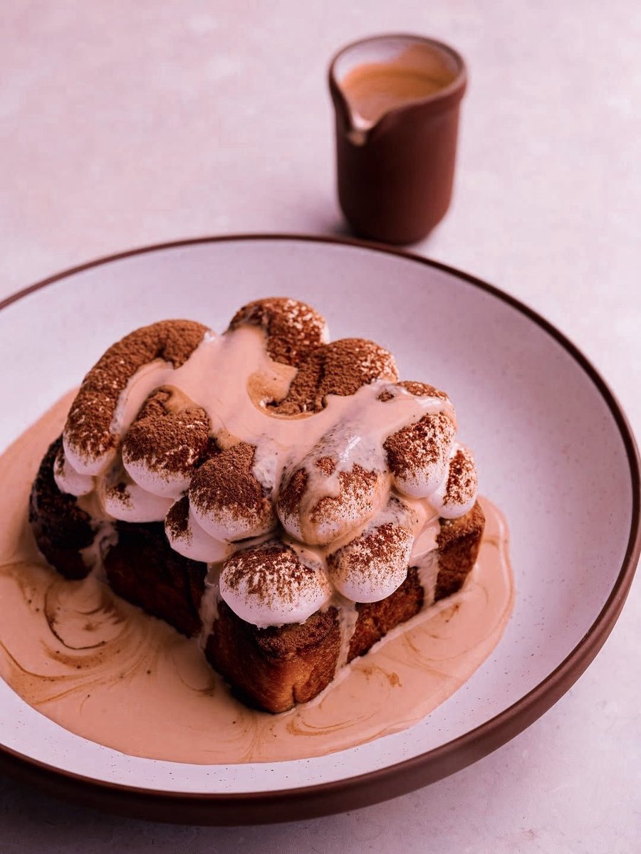 softiecatto's tweet photo. spent the day taking things a little slower, enjoying some tiramisu and a refreshing drink to sip on, and letting myself appreciate and enjoy the simple things.  >⩊< https://t.co/U93dGEr1CZ