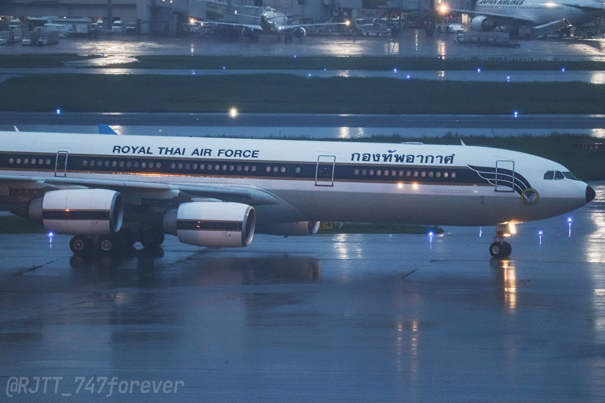 RJTT_747forever's tweet photo. 国連総会の出席に伴い、タイ政府のA345が羽田へ立ち寄りました。
生憎の天気でしたが記録出来てとても良かったです😌

Royal Thai Air Force 🇹🇭 RTAF229
Airbus A340-541 HS-TYV
HND/RJTT 2026.09.20 #羽田空港 https://t.co/5CUpDlEwgd