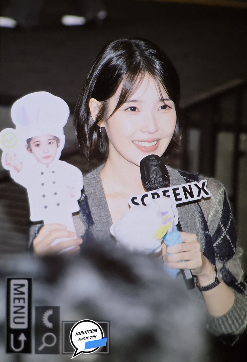 IUdotcom's tweet photo. 260920 아이유 더위닝 콘서트 무대인사 직찍 4 #iu #아이유 https://t.co/qicrLdDNyT