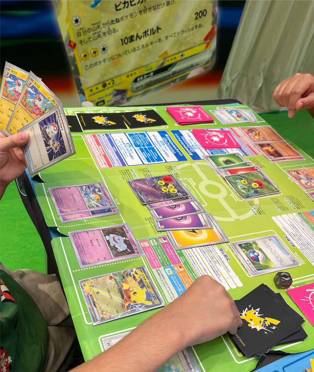 roppuI's tweet photo. 息子氏を出汁にポケカイベントの体験会(小学生対象)に
たまに買うけれど対戦は全く知らないのでお勉強になった　プロモカードのイーブイも貰えてヨシ https://t.co/MXYxz2QVe4