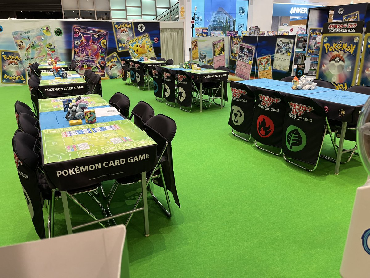 roppuI's tweet photo. 息子氏を出汁にポケカイベントの体験会(小学生対象)に
たまに買うけれど対戦は全く知らないのでお勉強になった　プロモカードのイーブイも貰えてヨシ https://t.co/MXYxz2QVe4