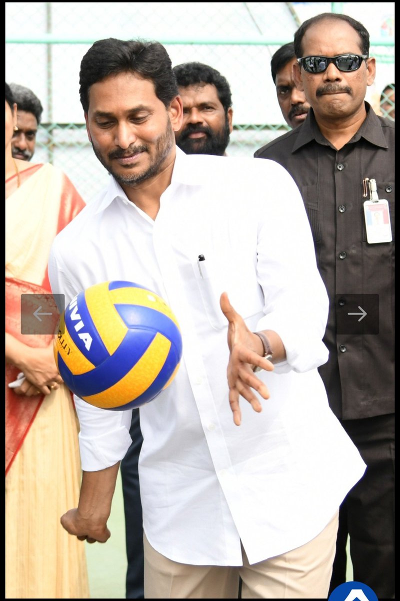 bethaluduuuu's tweet photo. @Venkat_karmuru @ncbn వీడు ఎవడు రా... నీ అమ్మ మొగుడా 🤙హార్పపిక్  గా. https://t.co/FBxx7H0usr