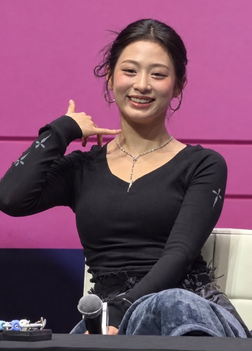 AXeRoNi's tweet photo. Jakarta 260919
#AHYEON #BABYMONSTER https://t.co/MpHJN6OXeO