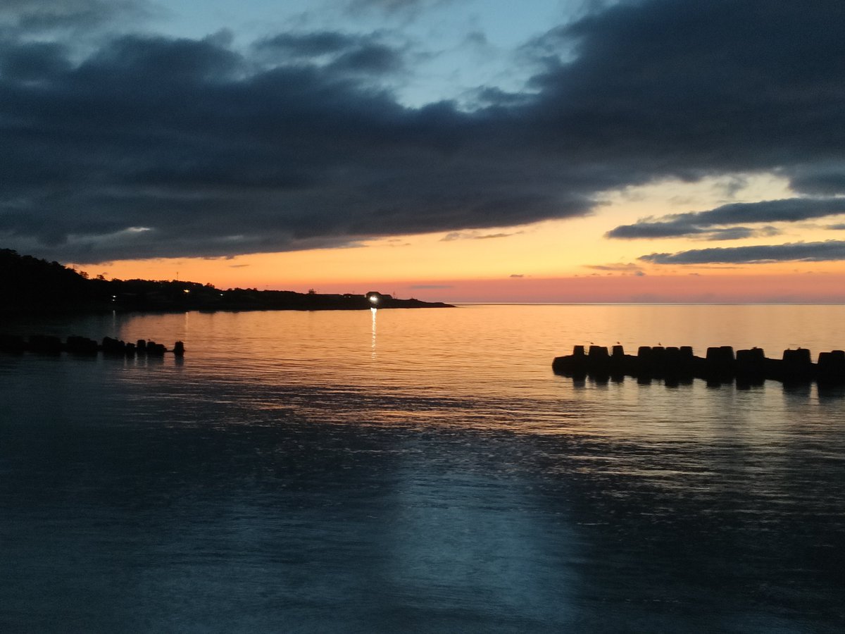 shinkowax's tweet photo. 今日は良い天気でした！
＃北海道 ＃夕日 #増毛 https://t.co/ZOLBQwD60M