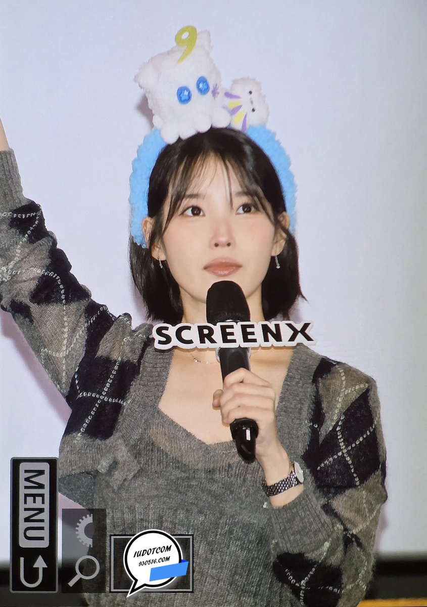 IUdotcom's tweet photo. 260920 아이유 더위닝 콘서트 무대인사 직찍 5 #iu #아이유 https://t.co/fTIEXbH5xb