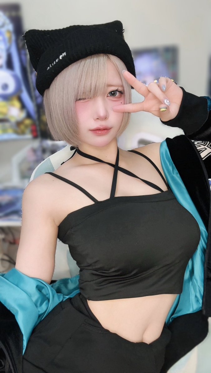 nagisha___cos's tweet photo. 今、頭白っぽいからすーちゃん風メイクしてみた🐱✌️ https://t.co/rQQV0FmMaR