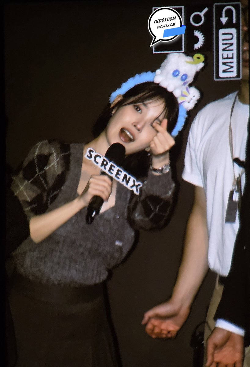 IUdotcom's tweet photo. 260920 아이유 더위닝 콘서트 무대인사 직찍 5 #iu #아이유 https://t.co/fTIEXbH5xb
