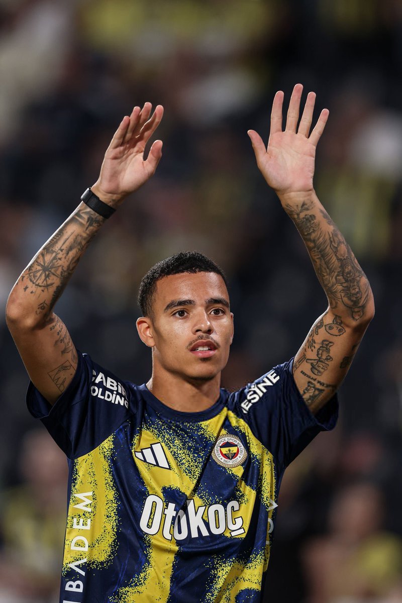 SporBay's tweet photo. 🅱️ Fenerbahçe’nin bugün oynayacağı Eyüpsor karşılaşmasında, Mason Greenwod’un forvet arkasında oynaması bekleniyor. Sakatlanan Mert Müldür’ün yerine Semedo’nun tekrar 11’e döneceği karşılaşmada, Gaziantep maçında oynayan İsmail Yüksek ve Romelu Lukakunun da ilk 11 olması beklenmiyor. (NTV Spor)