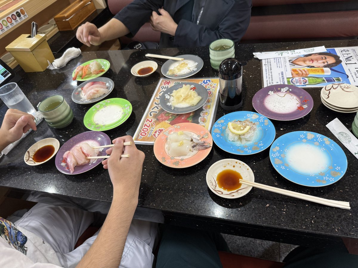 nnyar1's tweet photo. #ひかりのご

そろそろ寿司を食べないと死ぬぜ！ https://t.co/zMFFBikUfm
