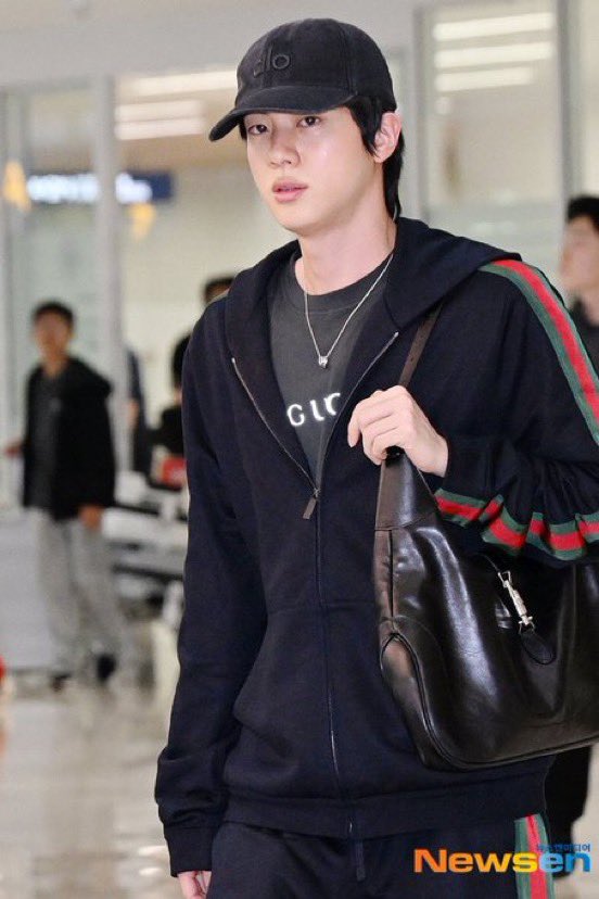 JP_Jinfanbase's tweet photo. 260920 仁川空港に到着したJin🇰🇷

📍9pmまでにいいね、共有をお願いします

1 https://t.co/neb25NYUTg
2 https://t.co/MaJPXLG7fA

 #방탄소년단진 #진 #JIN #BTSJIN @BTS_twt https://t.co/x6Z8miZWF4