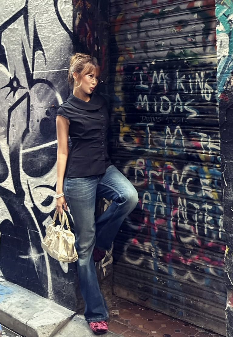 malourizz's tweet photo. fashion icon for a reason 🦫 https://t.co/f8QQs5M4V6