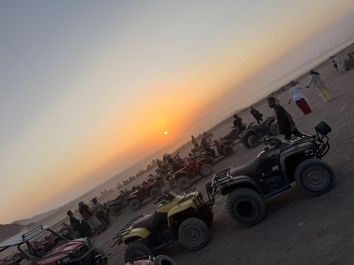 Kirbyswervyyyy's tweet photo. Currently. 

📍 Cairo Egypt https://t.co/9UUyih0Yr5