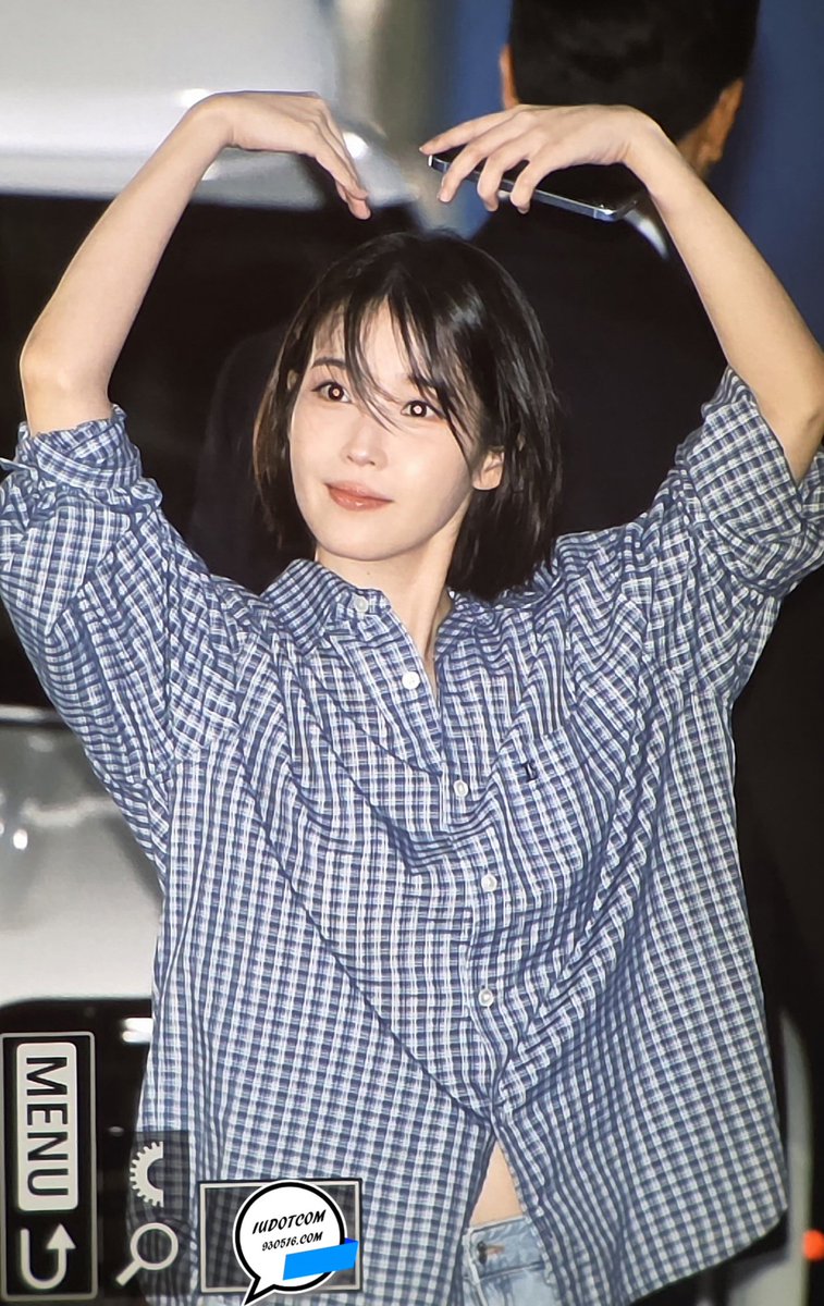 IUdotcom's tweet photo. 260920 아이유 무대인사 퇴근길 직찍 #iu #아이유 https://t.co/3ZOaq0Er7I