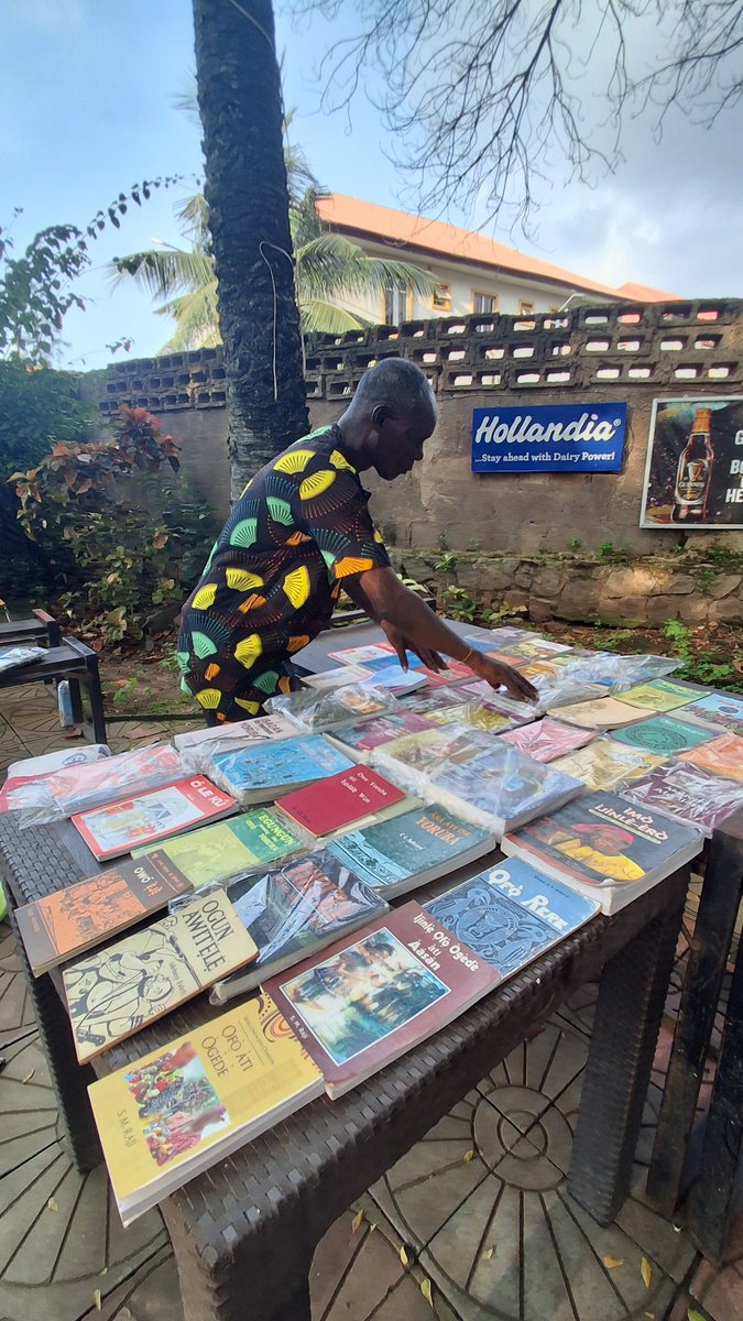 theayoadams's tweet photo. For all your Yorùbá books, please reach out to Uncle Kayode, 08023524057. He can deliver to any location you want. ❤️ https://t.co/jf1XcSV8Eh