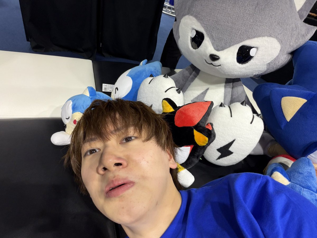 HametuhaDandy's tweet photo. 鼻クソニックが見えてる https://t.co/zx4lduOBAX