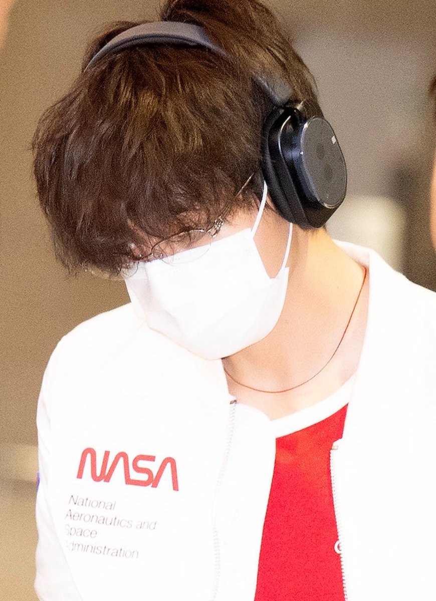bblackjin's tweet photo. ตอนไปผมดัด ตอนกลับผมดัด แต่ตอนแสดงผมไม่ดัด เอ้าาาาาาาา🤣🤣🤣🤣🤣🤣🤣 https://t.co/7b6nHEV33V