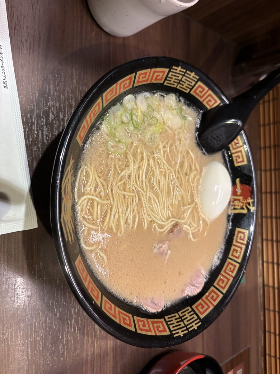 taibedo0910's tweet photo. 久しぶりの一蘭美味しかった！ https://t.co/47ND3RArAT
