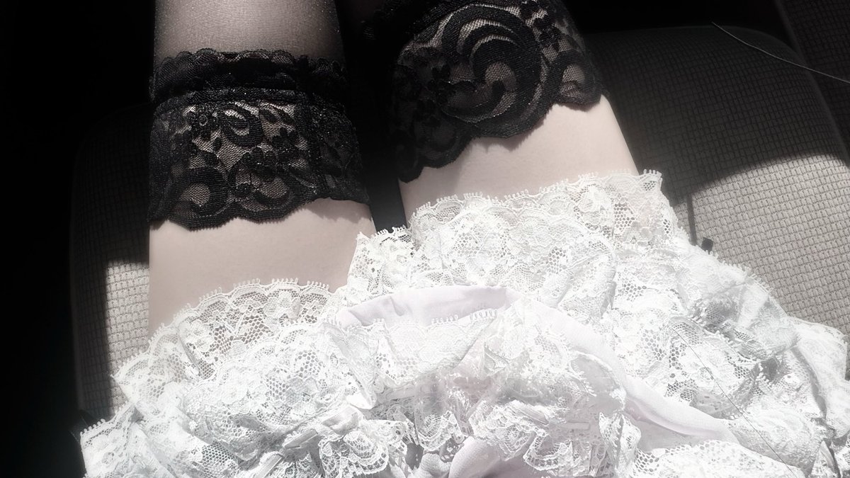 FrillyBoneDoll's tweet photo. 🪷 https://t.co/mRvOaSlUce