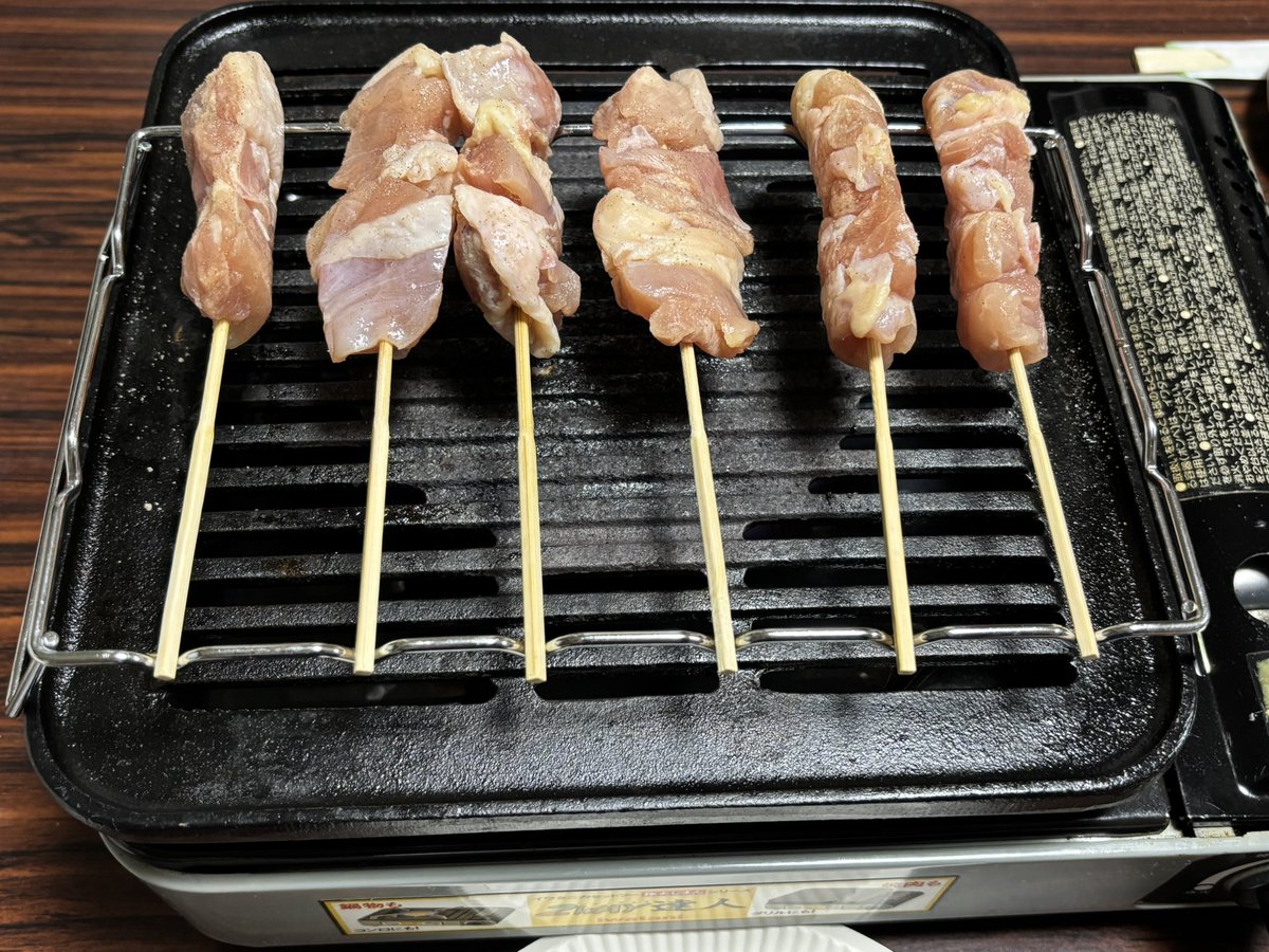 hakuzin's tweet photo. お盆に出来なかった嫁実家でのBBQ(屋内)
相変わらず焼き係頑張ります🤤 https://t.co/GvrGuzaRBV