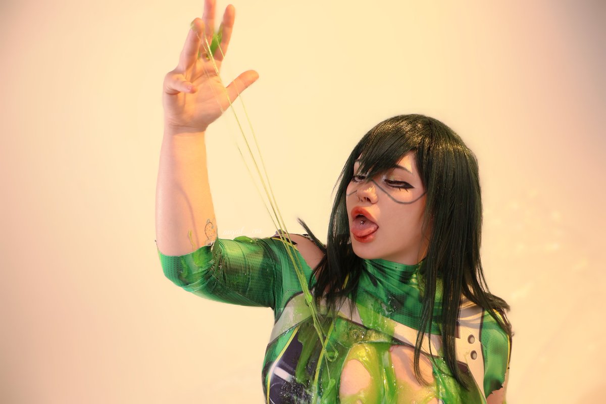 avgest_cos's tweet photo. Froggy slime 

#cosplay #MyHeroAcadémia #TsuyuAsui https://t.co/cT9Xj7ZnGV