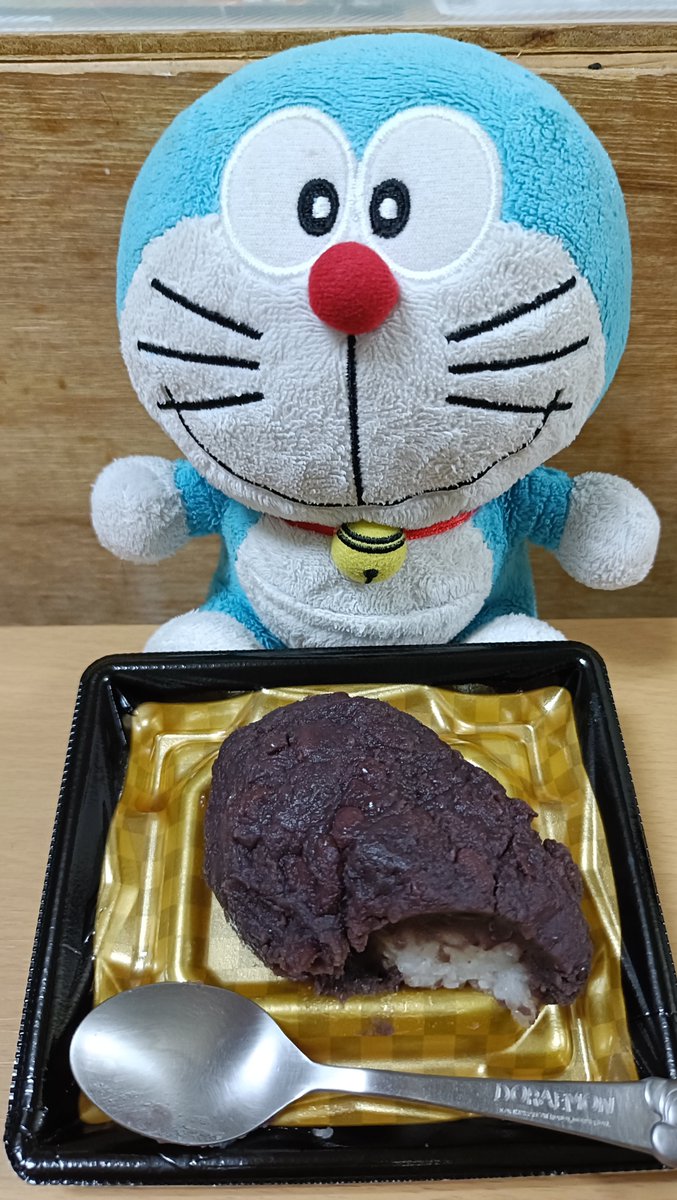 doramoku's tweet photo. 「アンコおいしい〜🤩」 https://t.co/n7oYpBGfZC