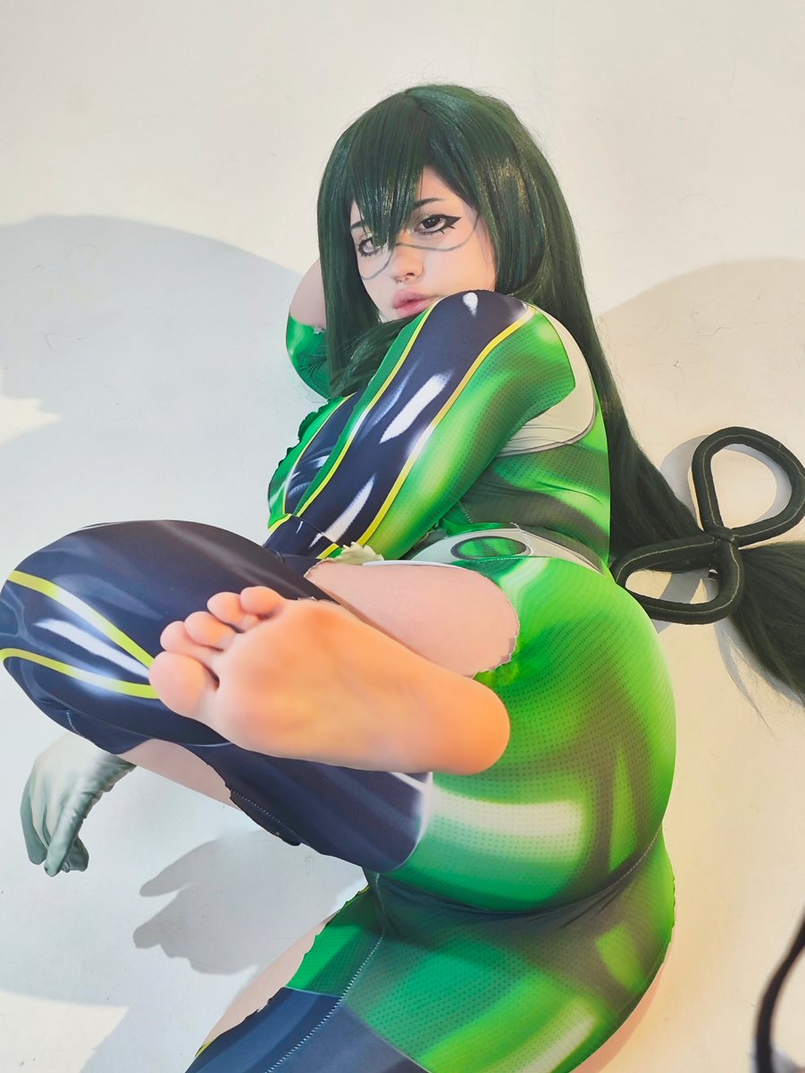 avgest_cos's tweet photo. Froggy slime 

#cosplay #MyHeroAcadémia #TsuyuAsui https://t.co/cT9Xj7ZnGV