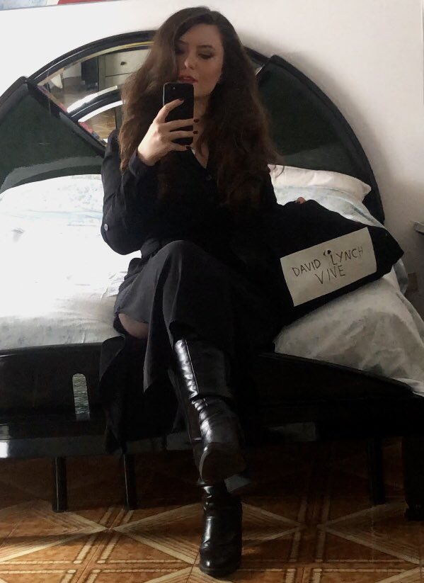 harpercabot's tweet photo. sognando il tempo giusto per rispolverare total black e stivali lunghi https://t.co/KGSWJ7W5v3