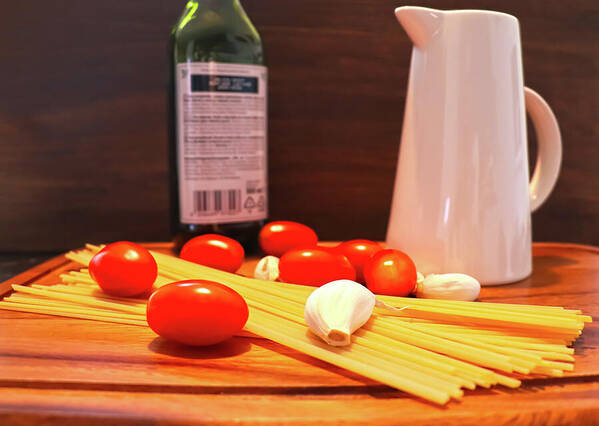 HurmerintaArt's tweet photo. Still Life Art Spaghetti Tomato Garlic And Olive Oil. #wallartforkitchen #giftidea #pasta #spaghetti #freshtomatoes #puzzles https://t.co/9htK32rI3z https://t.co/Q8rAg2mgAL