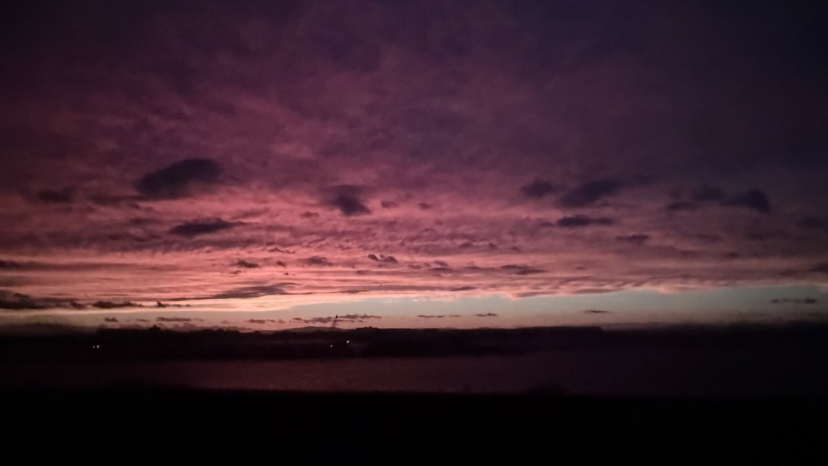 shoko55mmts's tweet photo. 空が綺麗すぎる
Twilight Magic https://t.co/qNXtVZVYjS