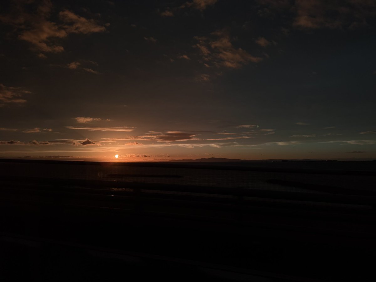 shoko55mmts's tweet photo. 空が綺麗すぎる
Twilight Magic https://t.co/qNXtVZVYjS