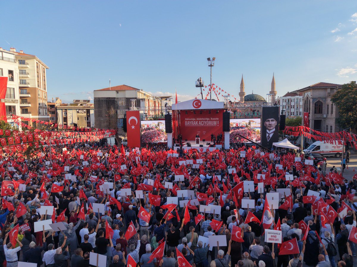 TuranYALDIR's tweet photo. TEŞEKKÜRLER AKSARAY! 🇹🇷

Genel Başkanımız Sayın Müsavat Dervişoğlu’nun öncülüğünde, 

Aksaray’da ay yıldızlı bayrağımızın altında tek yürek olduk.

Vatanımıza, bayrağımıza, Cumhuriyetimize ve milletimizin birliğine sahip çıkmak için omuz omuzayız.

Teröristi meşrulaştıran her anlayışın karşısında olduğumuzu Aksaray’dan bir kez daha haykırdık:

Bu vatan bizim.
Bu bayrak bizim.
Bu Cumhuriyet bizim.

🇹🇷 Yaşasın Cumhuriyet!
🇹🇷 Yaşasın Büyük Türk Milleti!

#BayrakAçıyorum #İYİParti