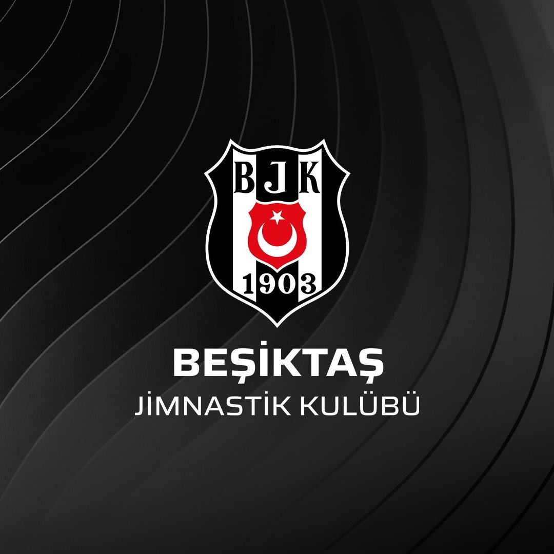 bpthaber's tweet photo. Beşiktaş:

"Beşiktaş Kulübü olarak sporda adaletin, şeffaflığın ve eşitliğin sağlanması yolunda her zaman lafla değil, somut ve kararlı adımlarla hareket ettik.

Dün oynanan müsabakada, kırmızı kart görerek oyundan ihraç edilmiş bir teknik direktörün açıklamalarının maç devam ederken canlı yayında adeta savunulurcasına aktarılması, yayıncı kuruluşun (beIN Sports) tarafsızlık ilkesini nasıl ayaklar altına aldığını bir kez daha açıkça göstermiştir. Yayıncılık ilkelerini ve sportif rekabetin dürüstlüğünü zedeleyen bu tutuma; pozisyonların ekrana ve VAR odasına yansıtılmasında sergilenen seçici ve manipülatif yaklaşımlara karşı duruşumuz sadece sosyal medya mesajlarından ibaret değildir.

Nitekim Kulübümüz, yayıncı kuruluş hakkında geçen hafta İstanbul Cumhuriyet Başsavcılığı’na resmî suç duyurusunda bulunarak Türk sporu adına tarihi ve somut bir hukuki süreç başlatmıştır.

Son günlerde yaşanan gelişmeler ve diğer kulüplerin de benzer şikayetleri dile getirmeye başlaması, attığımız bu hukuki adımın ne kadar haklı ve zamanında olduğunu bir kez daha net bir şekilde gözler önüne sermiştir.

Sporda adalet ve tarafsız yayıncılık talebinde samimi olan tüm Türk spor kamuoyunu ve kulüpleri, temennilerle yetinmek yerine başlatmış olduğumuz bu somut hukuki mücadelenin arkasında durmaya ve takipçisi olmaya davet ediyoruz.

Kamuoyunun bilgilerine saygıyla sunarız."