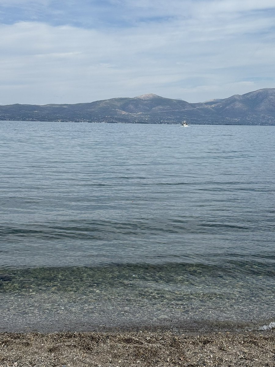Vasilis2406's tweet photo. Θάλασσα μου γαλανή θα μου λείψεις για πολύ 💙 https://t.co/xpGQmBrE1w