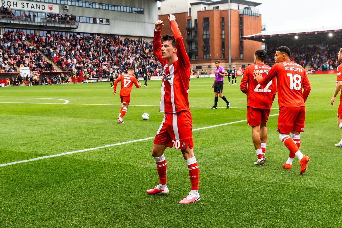 Gilbz10's tweet photo. Big performance &amp; 3 points! Delighted to get my first goal for the club🙌🏼 @leytonorientfc https://t.co/fA0IdWWQSP