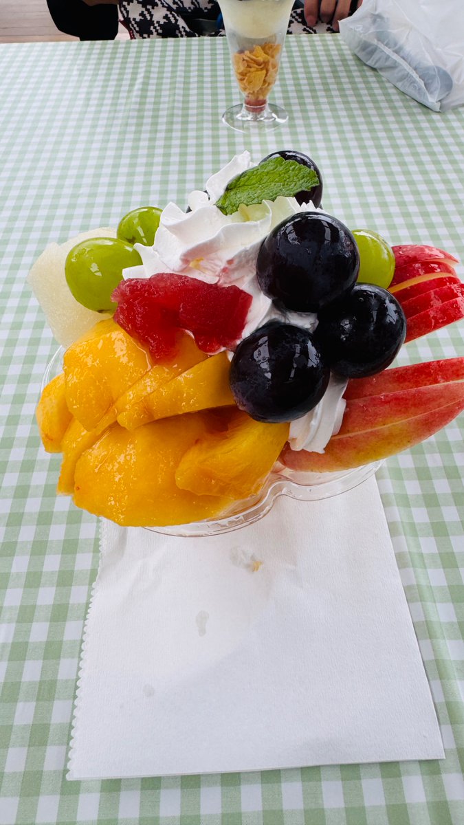 evergreen90's tweet photo. 日帰りで福島は桃をたらふく食べる旅 https://t.co/GOeR7Wx9ll