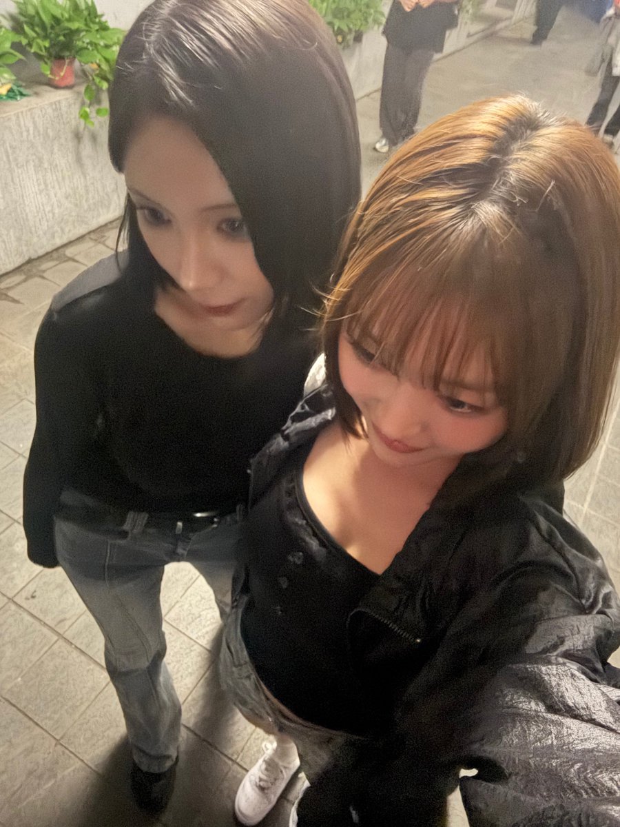 lightsumpics's tweet photo. #yujeong berriz update for chowon's birthday (1)
#HAPPY_CHOWON_DAY
#꽃처럼예쁜초원이생일축하해 https://t.co/42jjZq9iYR