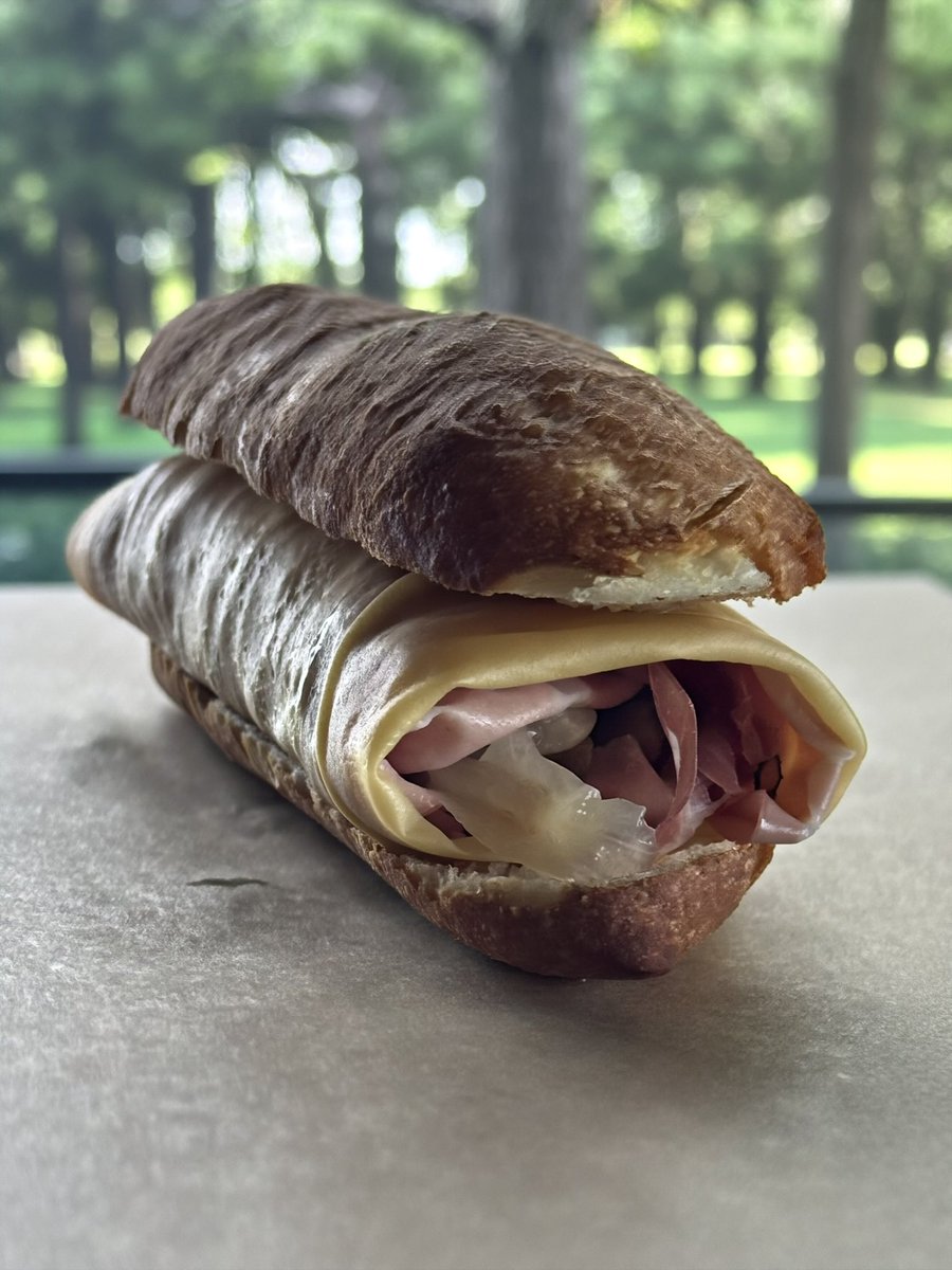 grande_bambu's tweet photo. アッフェッタートパニーノ
Panino con affettato
(天使のチャバッタ モルタデッラ ピクルス オリーブ 玉ねぎ 茄子 ドライトマト ソプレッサータ)
#氷見パニノテカ https://t.co/F9SAAYBgov