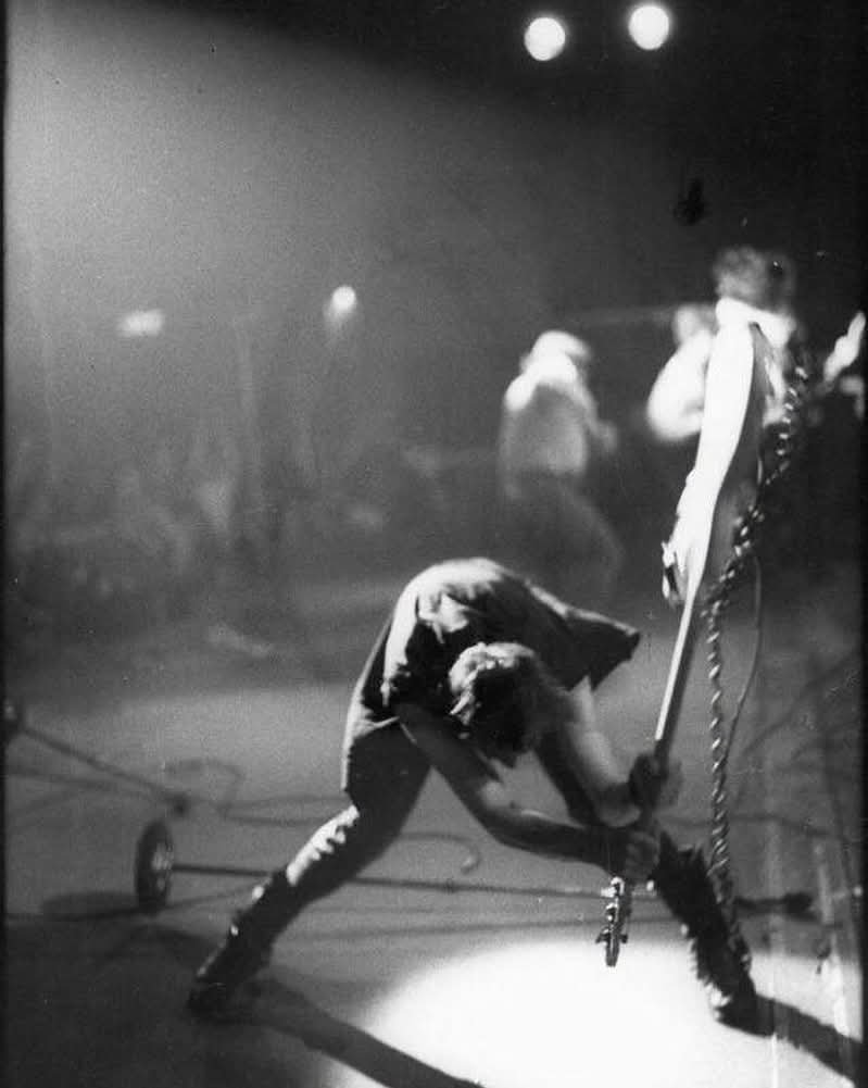 PunKandStuff's tweet photo. On this day in 1979, #TheClash performed the first of two shows at The Palladium in NYC. At the end of the second show, Paul Simonon smashed his bass guitar on stage.

The iconic photo taken by Pennie Smith was later used for the album cover of “London Calling." https://t.co/dkL1KW7siQ