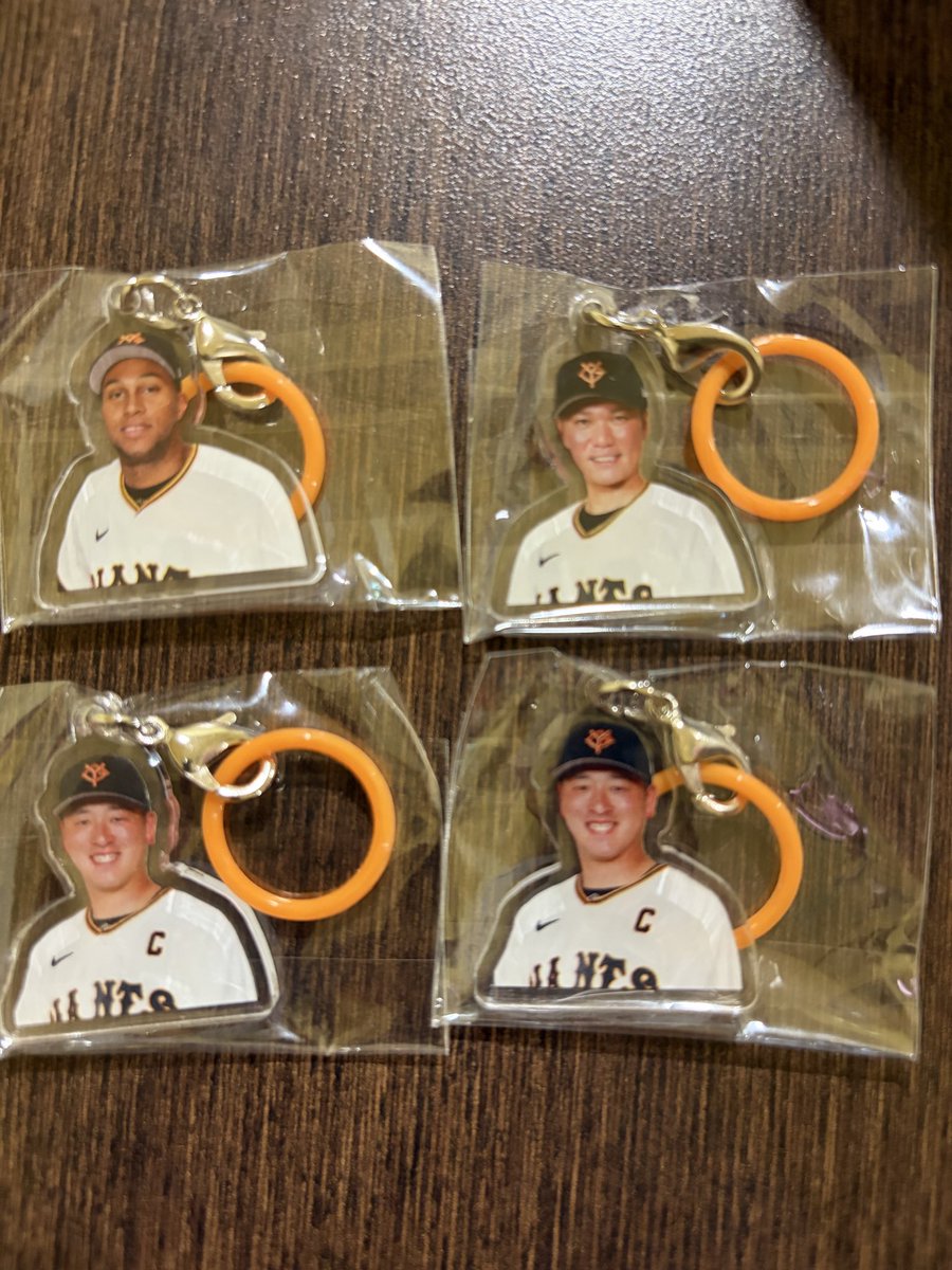 mashi_0024's tweet photo. ジャイアンツ目印ガチャ(●´ϖ`●)
岸田2連チャンした時はマジキレそうになったわ🙄 https://t.co/6QcAXE9oIM