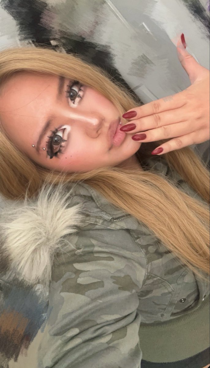 ____nenemu's tweet photo. IM GYARU RN ( I still dress Jiraikei sometimes but more explore to other subcultures ) https://t.co/2PhXH5eK1y