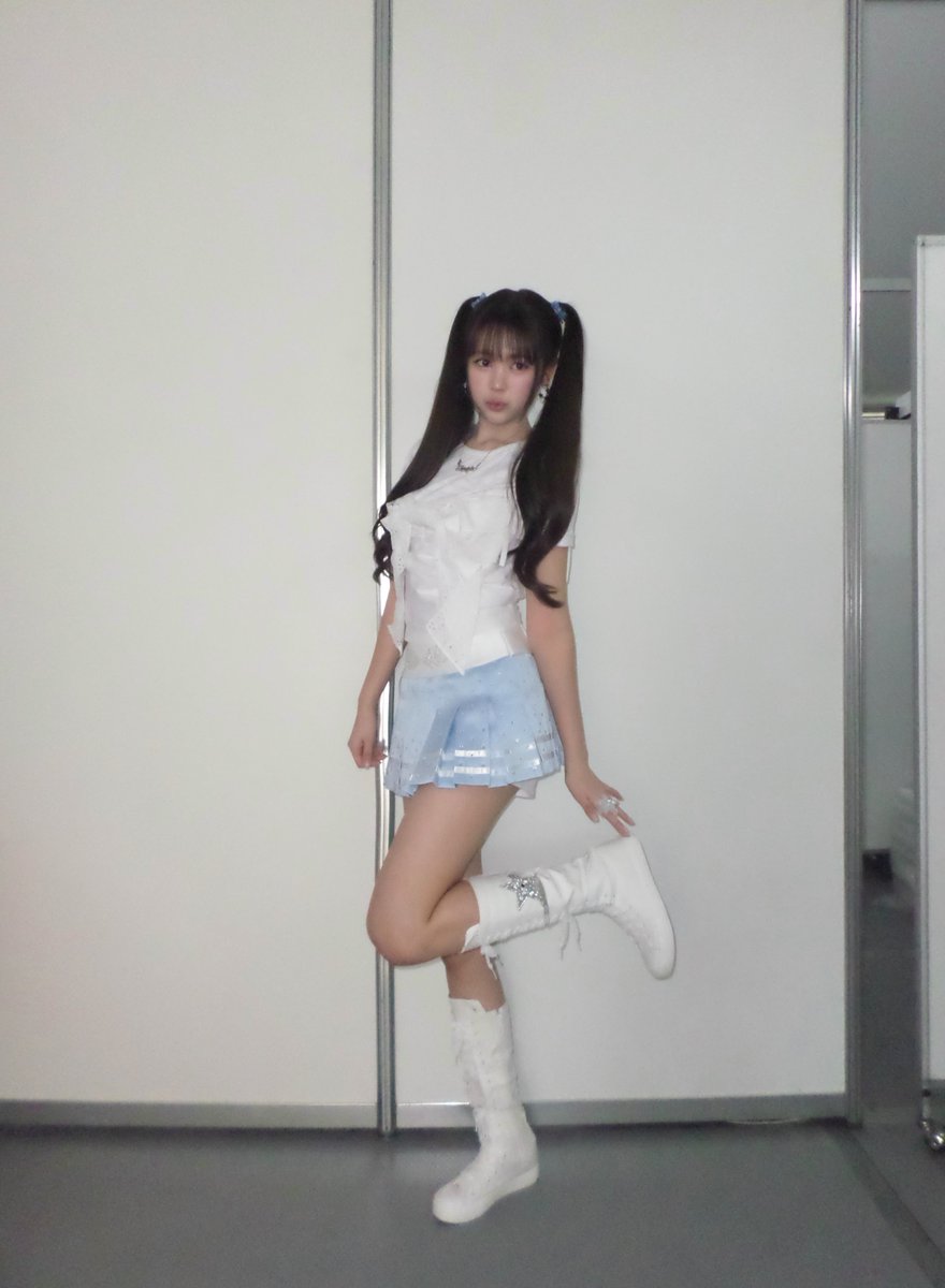 H2H_INA's tweet photo. 260920 #YE_ON weverse post

🩵FEST. INAZUMA 2026🩵

#Hearts2Hearts #하츠투하츠 #H2H
@Hearts2Hearts https://t.co/XT2Wzdaq2h