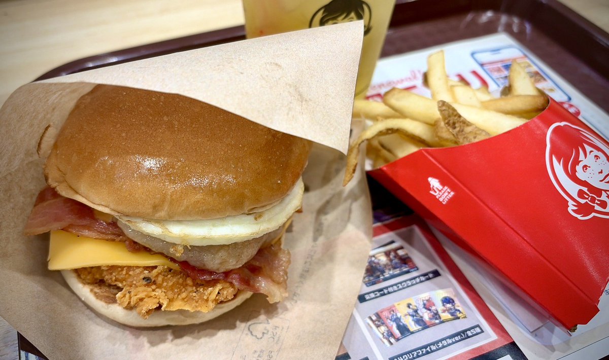 ofuroya_coco's tweet photo. というわけで、Wendy'sで月見もっちをヤケ食いして帰ってきました🍔おもち美味しかった♡あとモスとコメダも食べたいんだけど間に合うかな…
#ウェンディーズ #月見バーガー https://t.co/lxTdUyVDcP