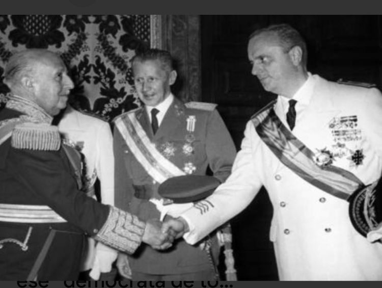 martaskrit's tweet photo. @NunezFeijoo @Santi_ABASCAL Tu solidaridad no, tu servidumbre e interés, porque sois hermanos separados, aparentemente, por pillar poder. Ab-ascal no defiende ideas, pretende una España racista, clasista y fascista. Usa la democracia para destruirla y tú eres su lacayo. Venís de los mismos: https://t.co/OZXHzqUN6g