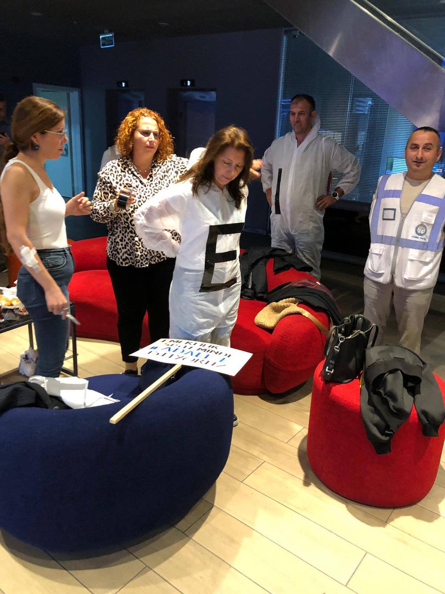 mstayar's tweet photo. Mihriban daha ne yapsın ‼️

Emeklerine sağlık 🙏🏻
Yüreğine sağlık 🙏🏻

Lider olunmaz, Lider doğulur ✊

Bu derneğin bu davanın her yerinde her safhasında her işinde elin her cümlesinde aklın var ✊

Teşekkürler @mihribanugurluu 

@EmadDernegi 
#HalkKademeİstiyor https://t.co/nhqyfhuJWx